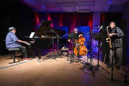 Simon Nabatov Trio