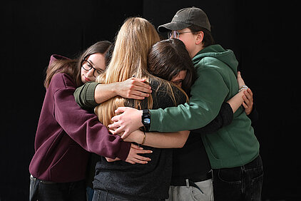 Theater BlackBox - Bist du solidarisch, oder bist du ein Arschloch?