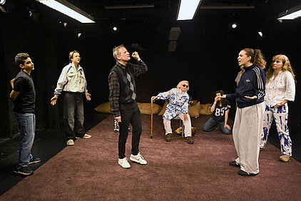 Theater BlackBox - Bist du solidarisch, oder bist du ein Arschloch?