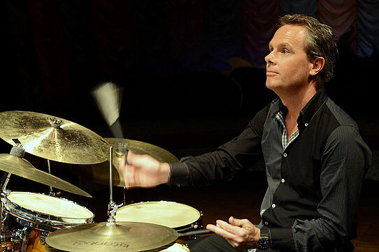 Hans Dekker   Jazz    Schlagzeuger   Drummer   WDR-Bigband    Live-Konzert   2013